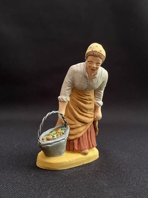 Paysanne au seau   27 €