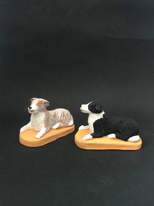 Chien couché   10 € pièce