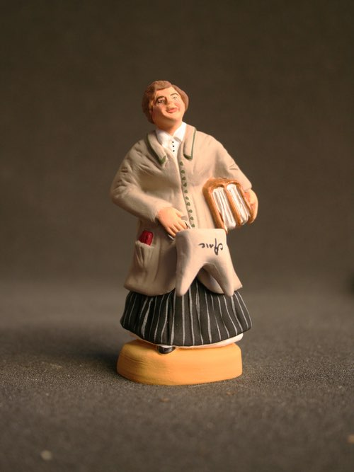 Institutrice   18 €