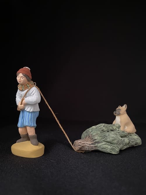 Petit garçon au sapin - 42 €