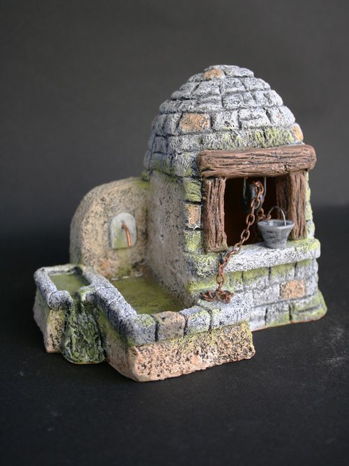 Puits fermé avec bassin - 60 €