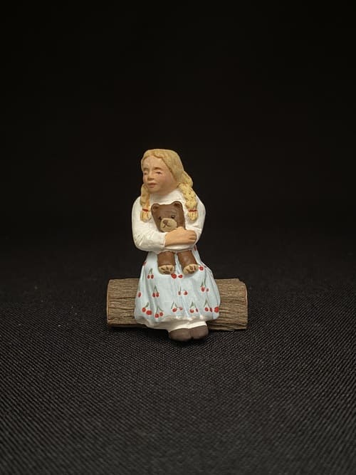 fillette et son ourson   18 €